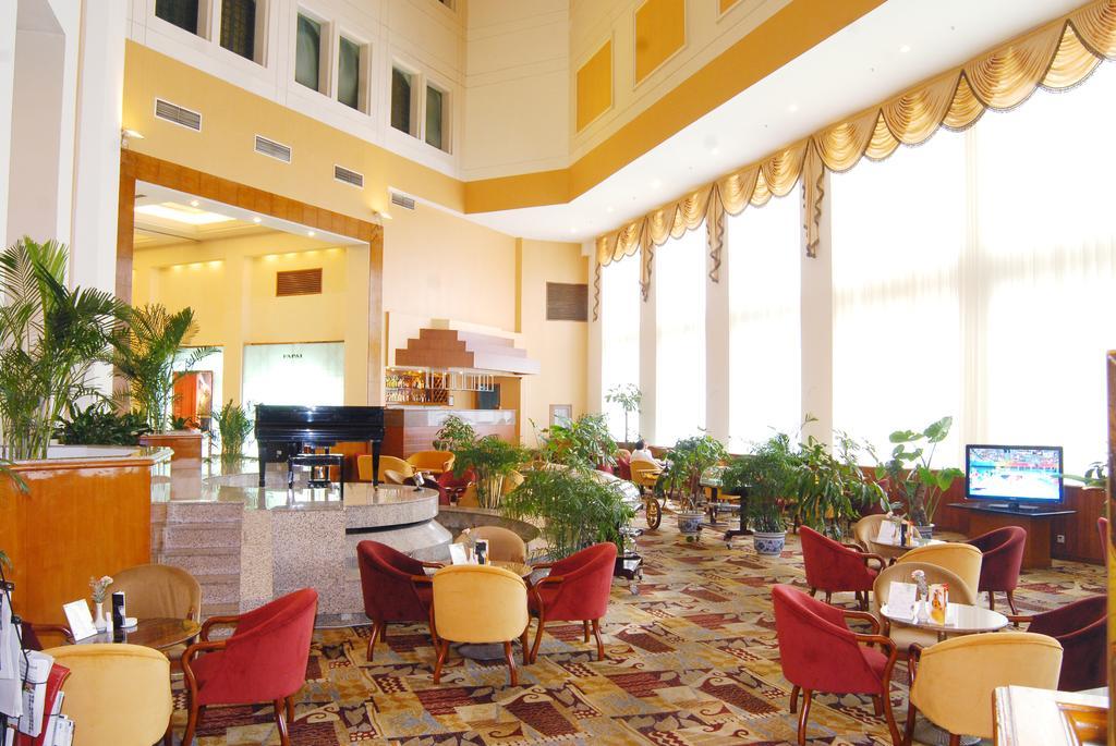 Yinhe Dynasty Hotel Chengdú Exterior foto
